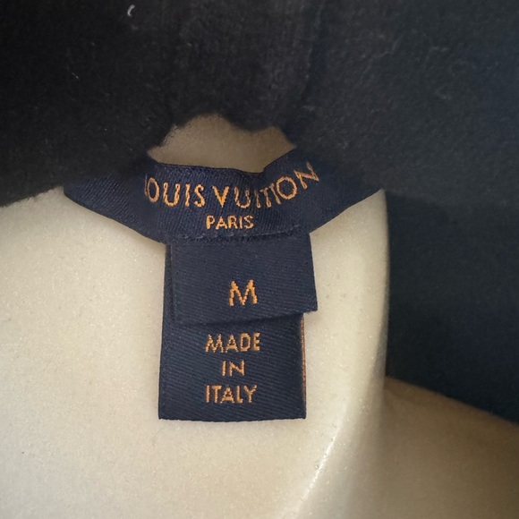 🚨Price reduced to sell🚨Cashmere blend, authentic Louis Vuitton hoodie - Picture 4 of 10